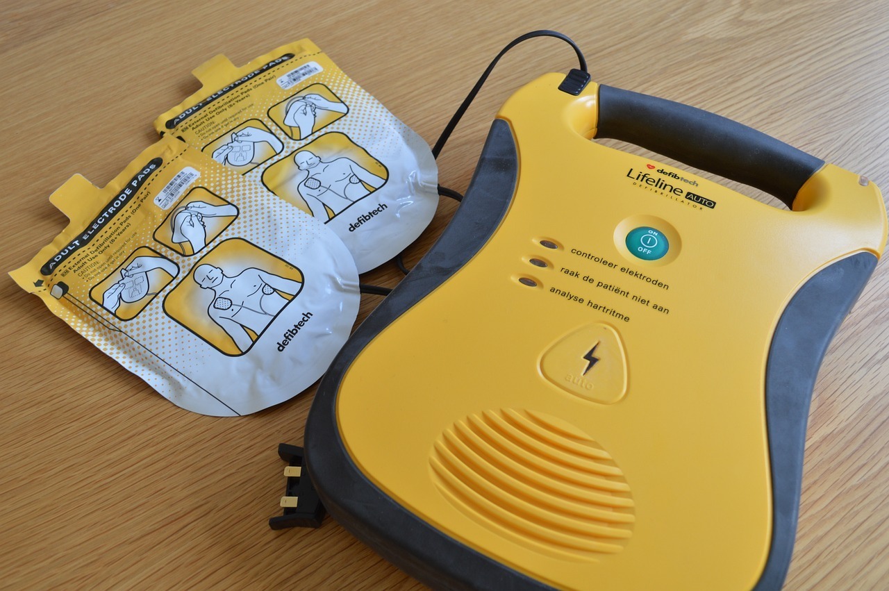 Al momento stai visualizzando Il 21 ottobre 2023 riparte il corso sul defibrillatore